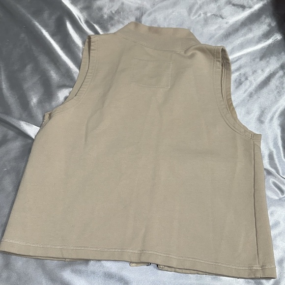 VEST - Picture 2 of 2